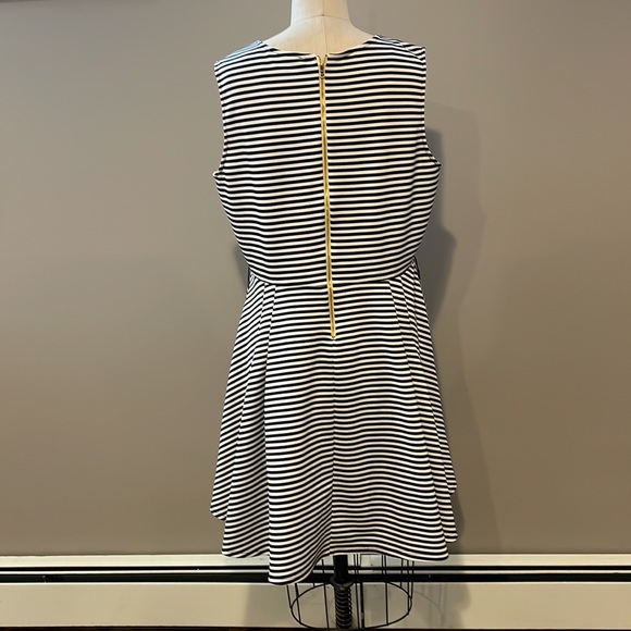 Danny and Nicole striped fit and flare midi sleeveless dress - Picture 4 of 7